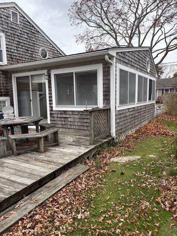 74 Hillside Ave, Falmouth, MA 02556