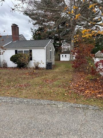 74 Hillside Ave, Falmouth, MA 02556