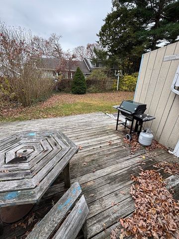 74 Hillside Ave, Falmouth, MA 02556