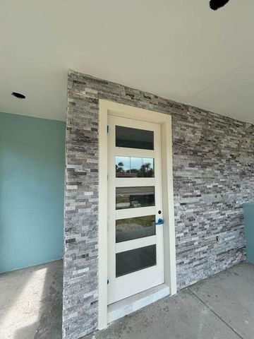 6177 1ST AVENUE N, St Petersburg, FL 33710