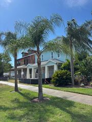 6177 1ST AVENUE N, St Petersburg, FL 33710