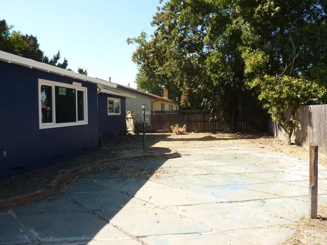 835 Clinton Dr, Stockton, CA 95210