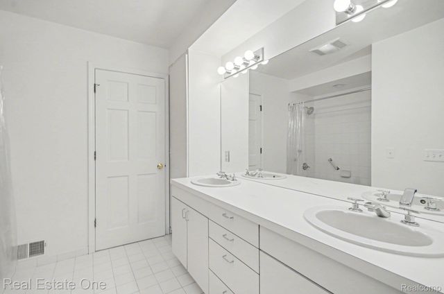 5840 Inkster - House Road, West Bloomfield Charter Township, MI 48323