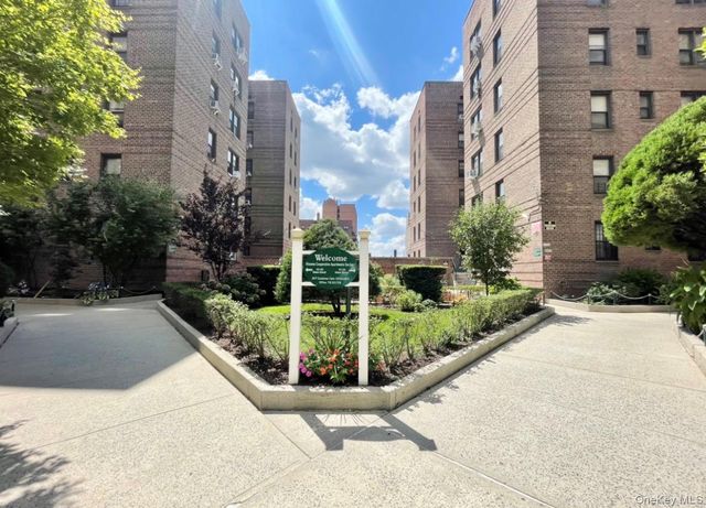 43-40 Union Street 2D, Flushing, NY 11355