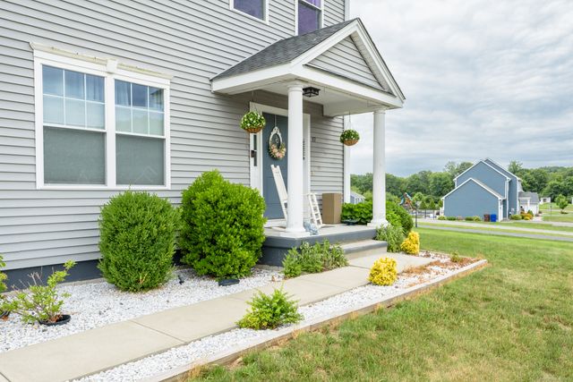 17 Farmington Drive, North Branford, CT 06472