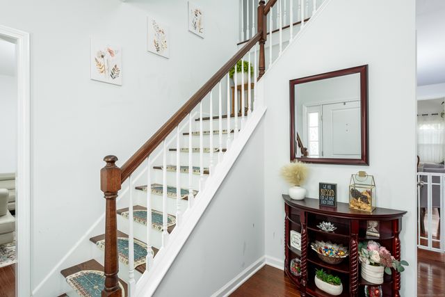 17 Farmington Drive, North Branford, CT 06472