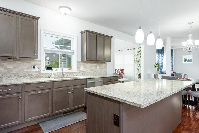 17 Farmington Drive, North Branford, CT 06472