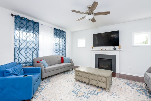 17 Farmington Drive, North Branford, CT 06472