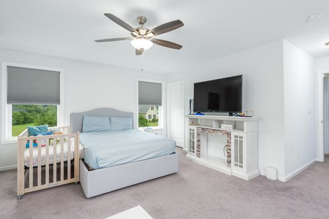 17 Farmington Drive, North Branford, CT 06472