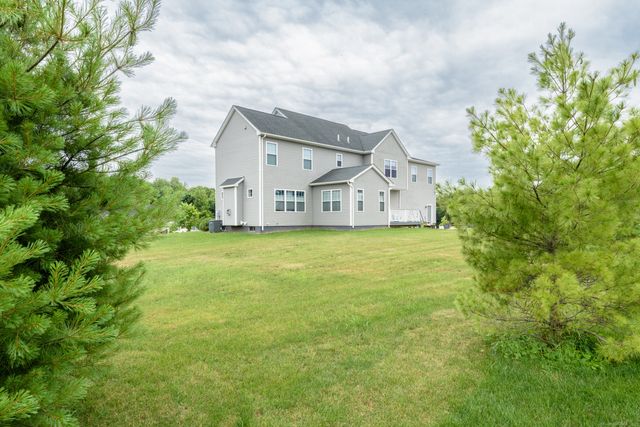 17 Farmington Drive, North Branford, CT 06472