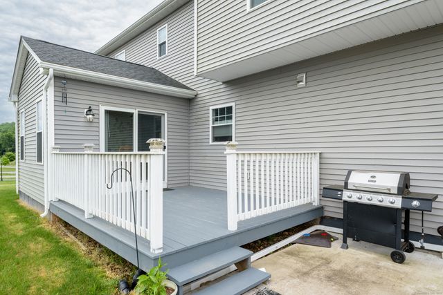 17 Farmington Drive, North Branford, CT 06472