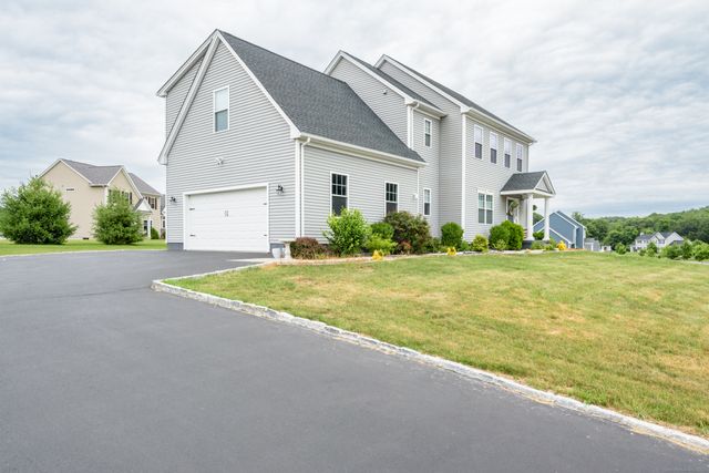 17 Farmington Drive, North Branford, CT 06472