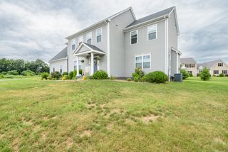 17 Farmington Drive, North Branford, CT 06472