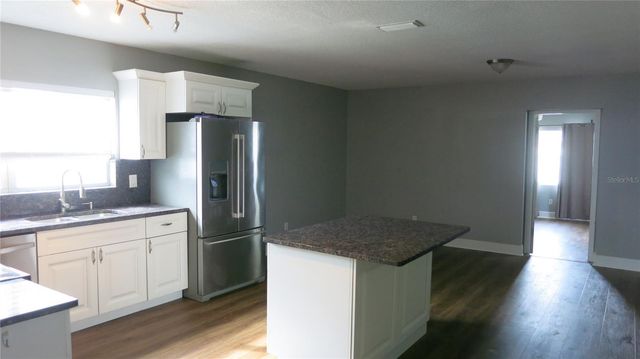 7432 OAKVISTA CIRCLE, Tampa, FL 33634