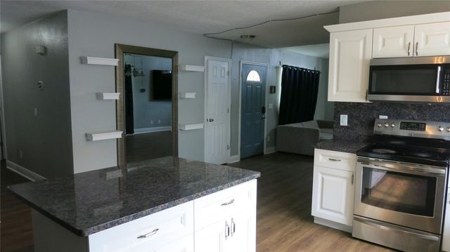 7432 OAKVISTA CIRCLE, Tampa, FL 33634