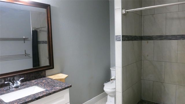 7432 OAKVISTA CIRCLE, Tampa, FL 33634