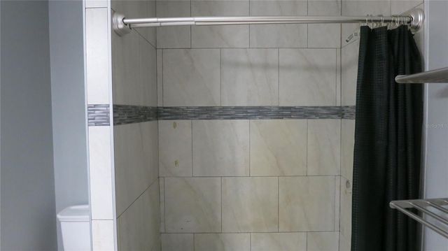 7432 OAKVISTA CIRCLE, Tampa, FL 33634