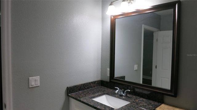 7432 OAKVISTA CIRCLE, Tampa, FL 33634