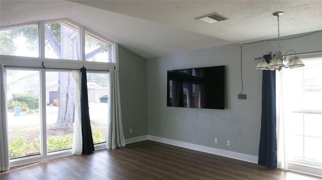 7432 OAKVISTA CIRCLE, Tampa, FL 33634