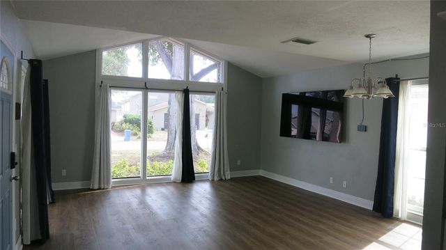 7432 OAKVISTA CIRCLE, Tampa, FL 33634