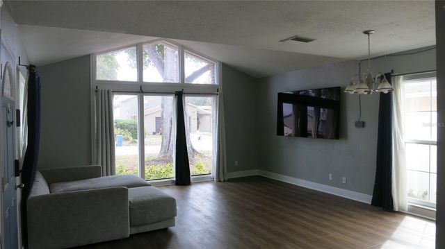 7432 OAKVISTA CIRCLE, Tampa, FL 33634