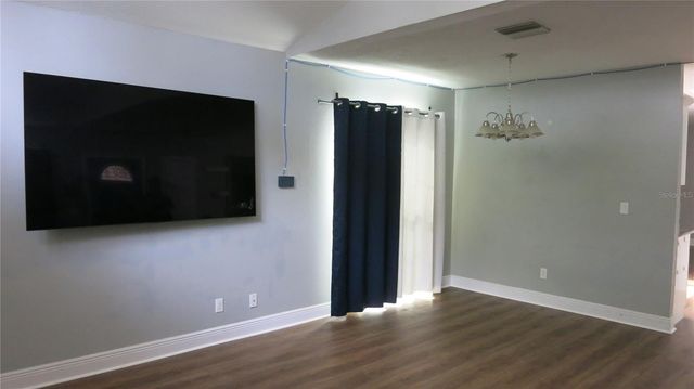 7432 OAKVISTA CIRCLE, Tampa, FL 33634