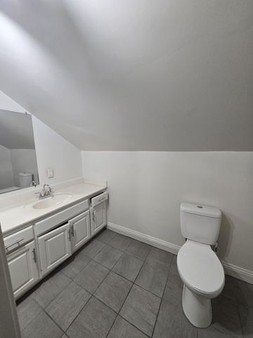 3022 32nd Avenue S, Minneapolis, MN 55406