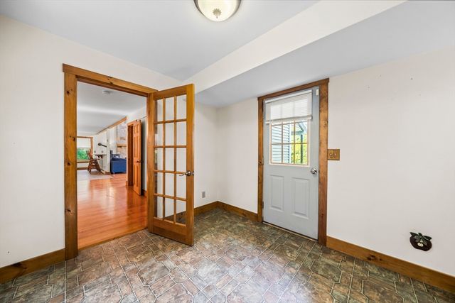 52 Washington Rd, Brimfield, MA 01010