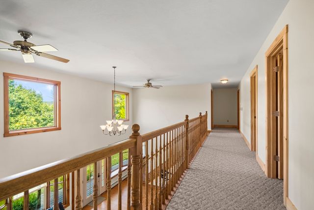 52 Washington Rd, Brimfield, MA 01010