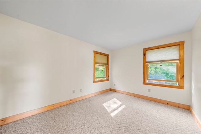 52 Washington Rd, Brimfield, MA 01010