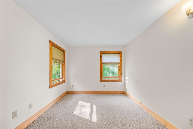 52 Washington Rd, Brimfield, MA 01010