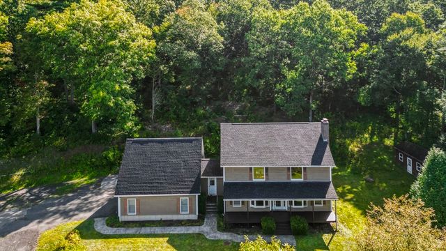 52 Washington Rd, Brimfield, MA 01010
