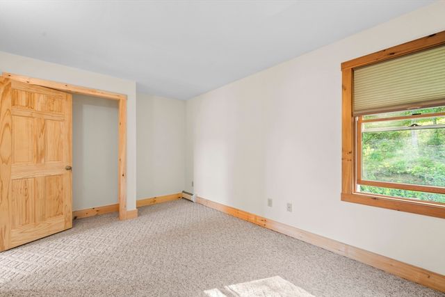 52 Washington Rd, Brimfield, MA 01010