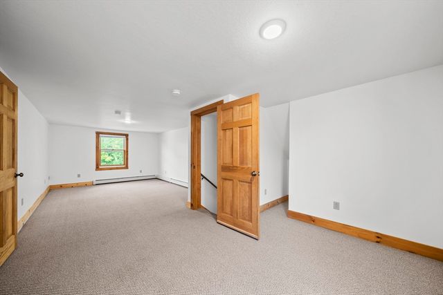 52 Washington Rd, Brimfield, MA 01010