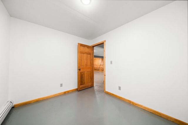 52 Washington Rd, Brimfield, MA 01010