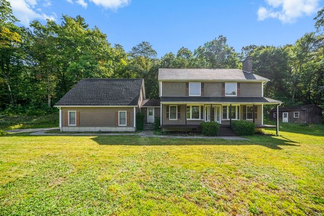 52 Washington Rd, Brimfield, MA 01010