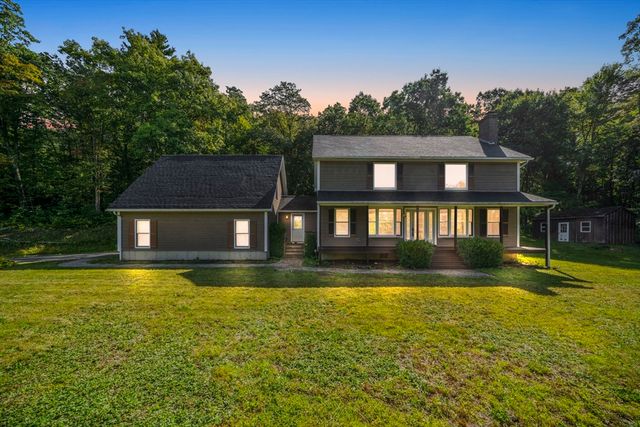 52 Washington Rd, Brimfield, MA 01010