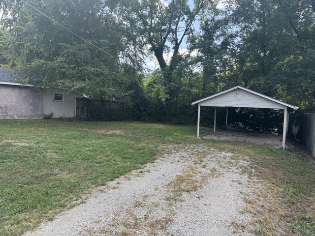 308 8th Ave, Columbia, TN 38401