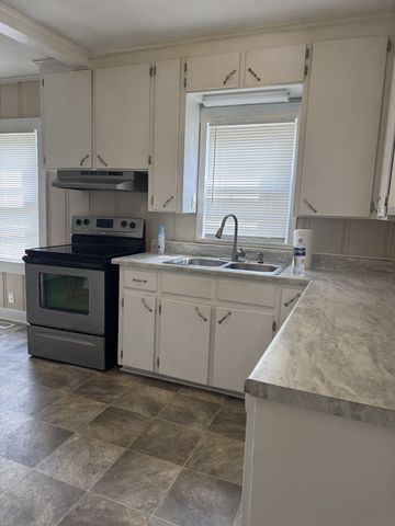 308 8th Ave, Columbia, TN 38401