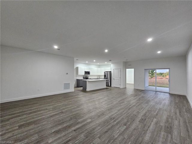 9011 Penny CIR, Labelle, FL 33935