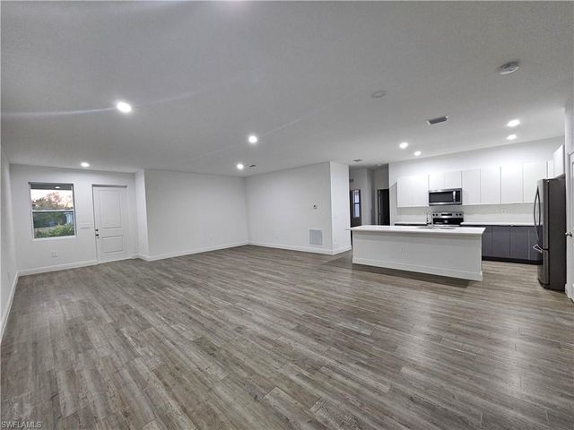 9011 Penny CIR, Labelle, FL 33935