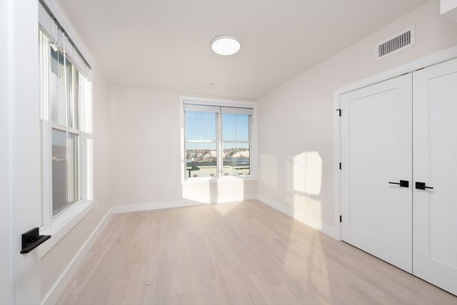 425 Border St 407, Boston, MA 02128