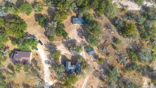 102 road runner, Somerset, TX 78069