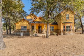 102 road runner, Somerset, TX 78069