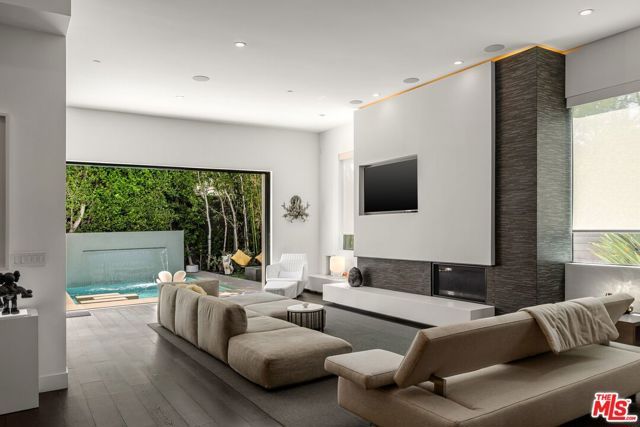 848 N Crescent Heights Boulevard, Los Angeles, CA 90046