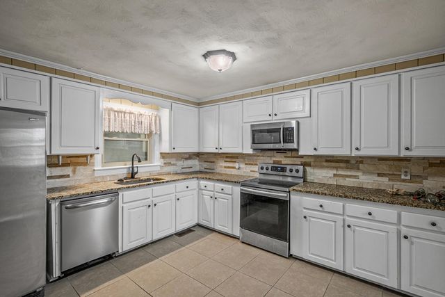 1935 Denton Road, Dothan, AL 36303