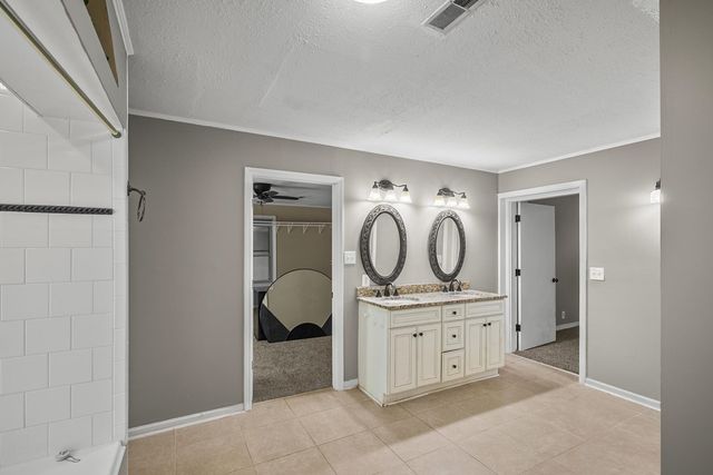 1935 Denton Road, Dothan, AL 36303