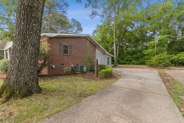 1935 Denton Road, Dothan, AL 36303