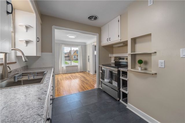6392 Doncaster Avenue, Parma, OH 44129