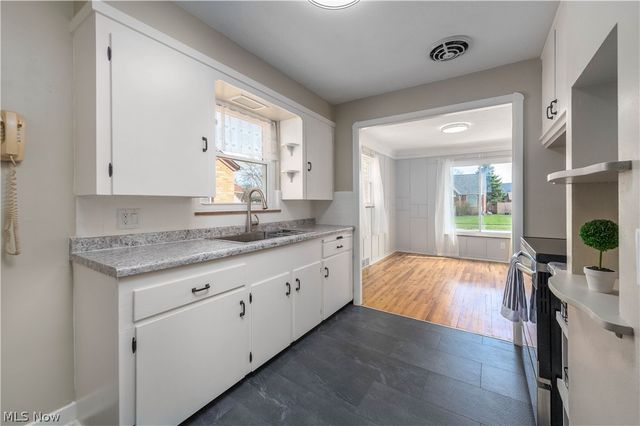 6392 Doncaster Avenue, Parma, OH 44129